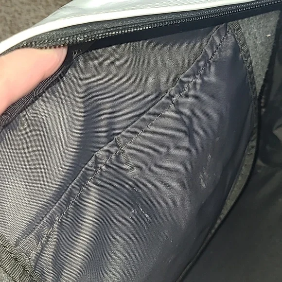 Vintage Nike Patent White and Black Messenger Bag - Picture 8 of 16